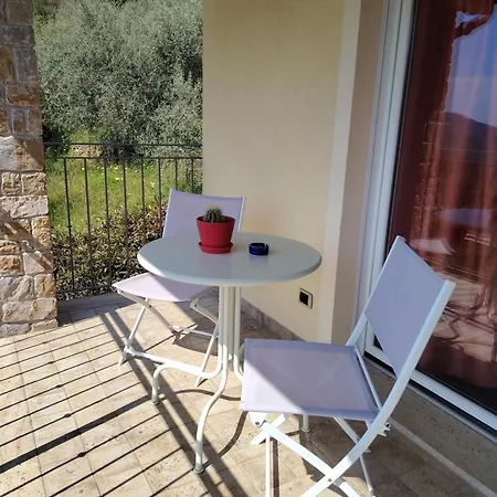 La Cicala Stonata Bed & Breakfast Dolceacqua Exterior photo